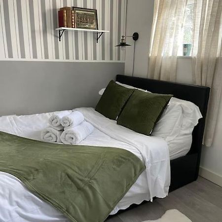 One Bedroom Putney Village Flat 伦敦 外观 照片
