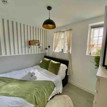 One Bedroom Putney Village Flat 伦敦 外观 照片
