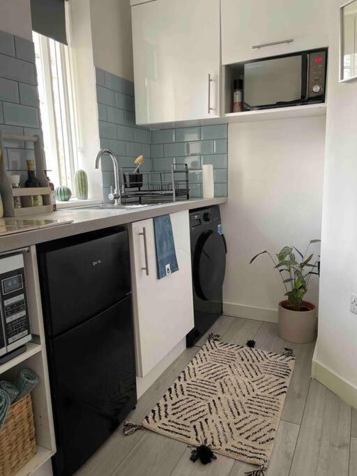 One Bedroom Putney Village Flat 伦敦 外观 照片