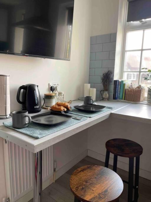 One Bedroom Putney Village Flat 伦敦 外观 照片