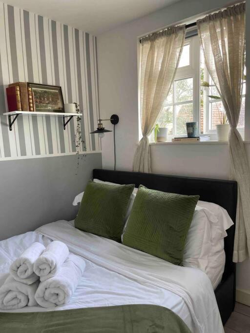 One Bedroom Putney Village Flat 伦敦 外观 照片