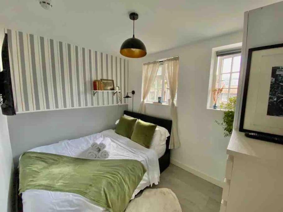 One Bedroom Putney Village Flat 伦敦 外观 照片
